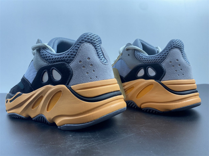 ad1d*s Y**zy boost 700 gw0296