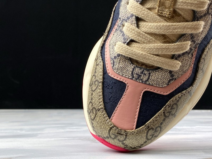 Gv*c rhyton vintage trainer sneaker 620185 99wf0 4371