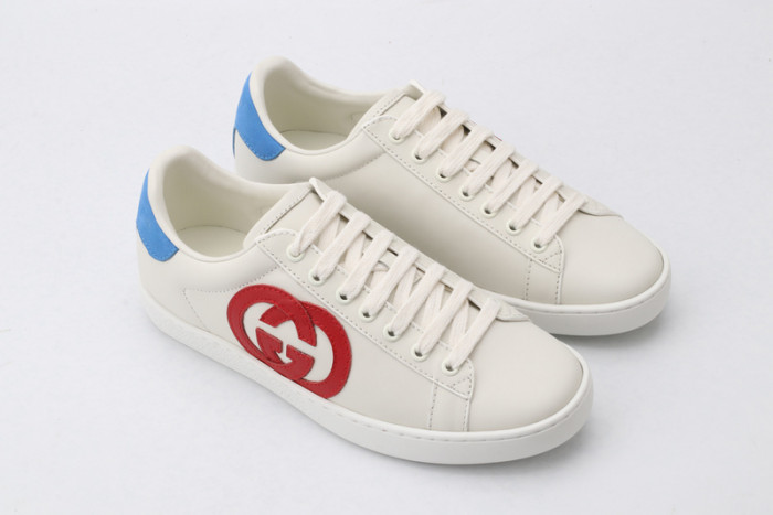 Gv*c ace embroidered low-top sneaker 431942a38g09066