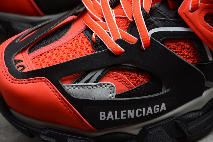 BLCG Track Trainer  Red And Black 542023 W1GB8 5201