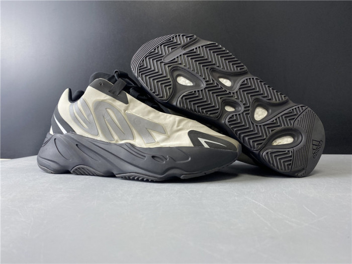 ad1d*s Y**zy boost 700 mnvn bone  fy3729