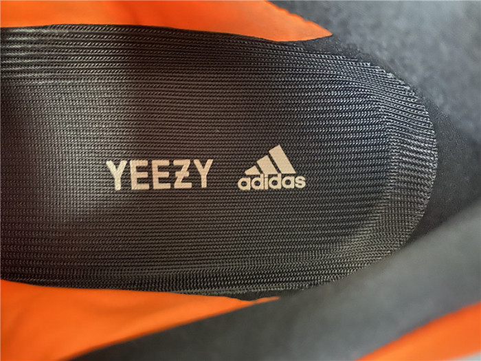 ad1d*s Y**zy boost 700 mnvn orange - fv3258