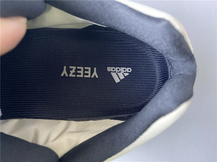 ad1d*s Y**zy boost 700 mnvn bone  fy3729