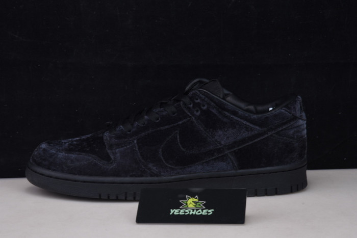 DOVER STREET MARKET X NIKE DUNK LOW TRIPLE BLACK DH2686-002