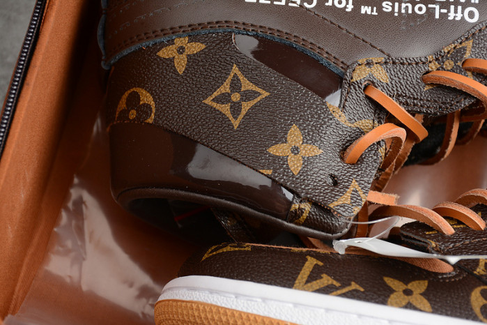 AIR JORDAN 1  AQ0818-158 (WITH CASE)